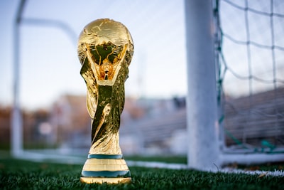 من هو أفضل لاعب كرة قدم في العالم 2024؟